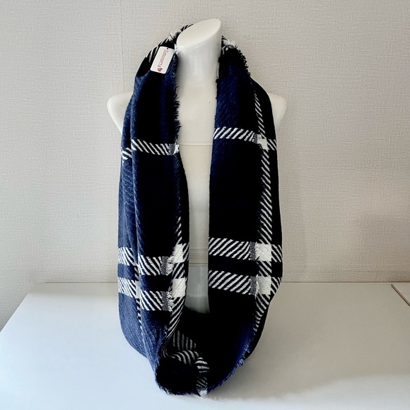 Simonetta Soft Acrylic Weave Plaid Infinity Scarf. Navy & Ivory, NWT - Picture 3 of 7